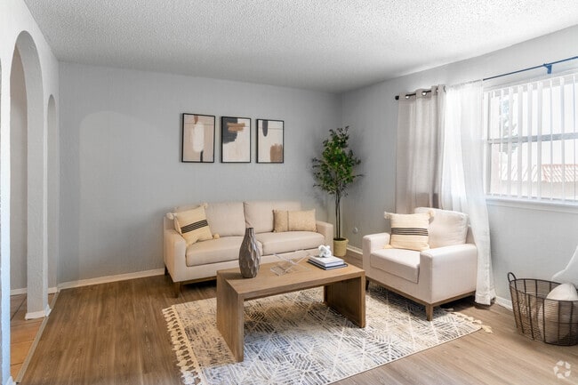 1BR, 1BA - 764SF