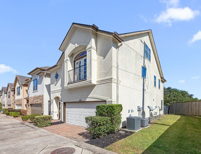 Photo - 9151 Lago Crest Dr