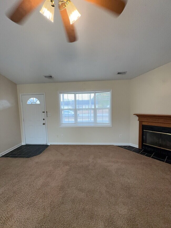 Photo - Stunning 3 Bedroom Home in Hubert-708 Covington Ct.