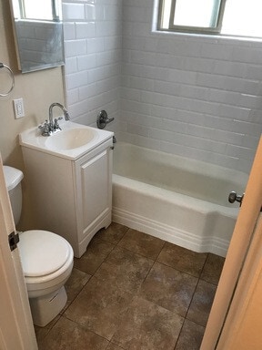 Photo - 219 E St John St Unit 2