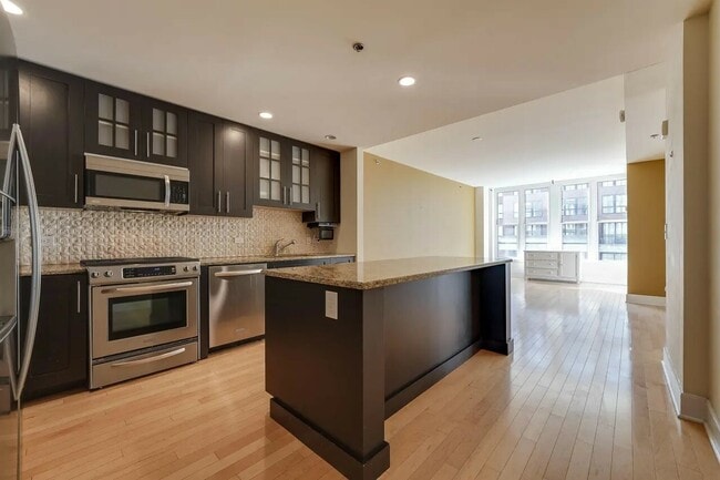 Photo - 1125 Maxwell Ln Unit 1125