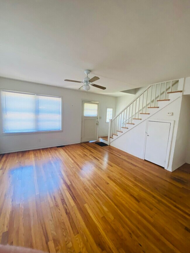 Photo - 124 S Franklin Blvd House