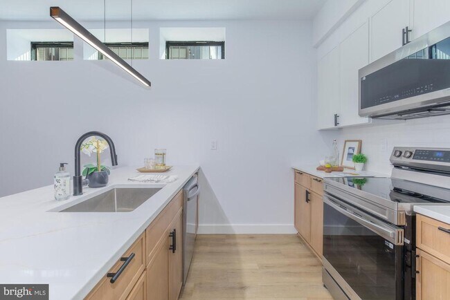 Photo - 1012 17th Pl NE Unit 1