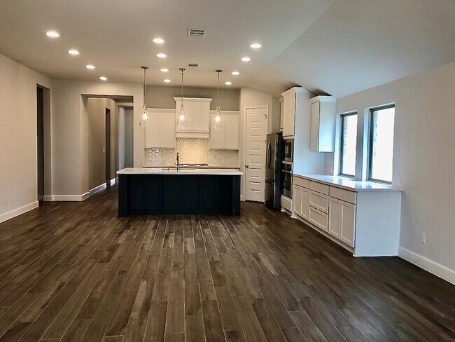 Photo - 1636 Laverne Mitchell st