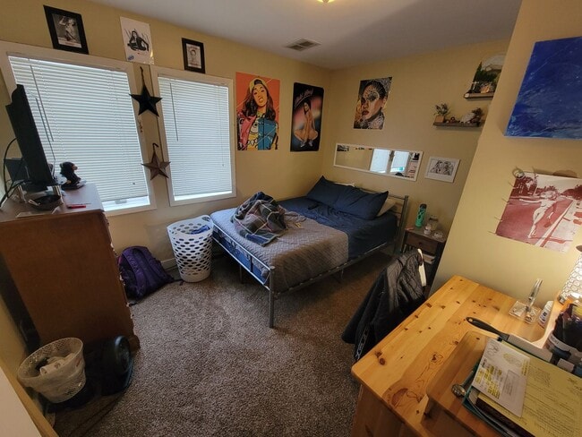 Photo - 820 W 4th St Unidad #2