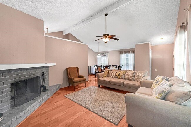 8829 Carousel Ln