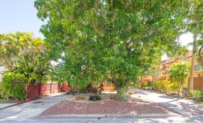Photo - 1136 NE 17th Way Unit 1-2