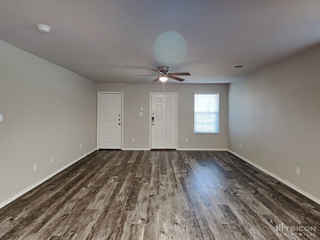 Photo - 8718 Segura Wy