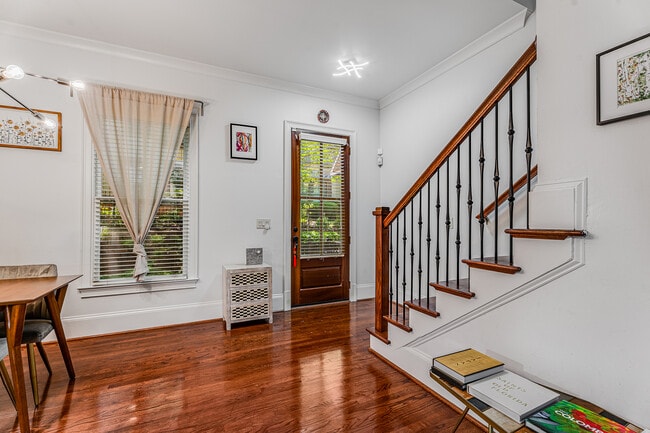 Photo - 395 Laurent St NW