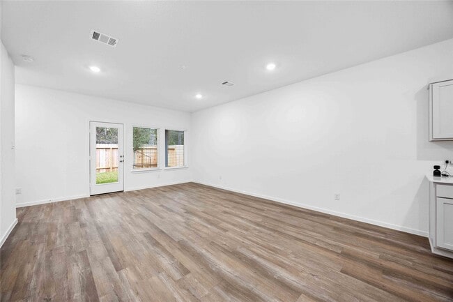 Photo - 510 Belle Spgs Ln