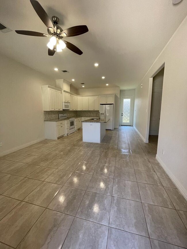 Photo - 2588 Appian Way