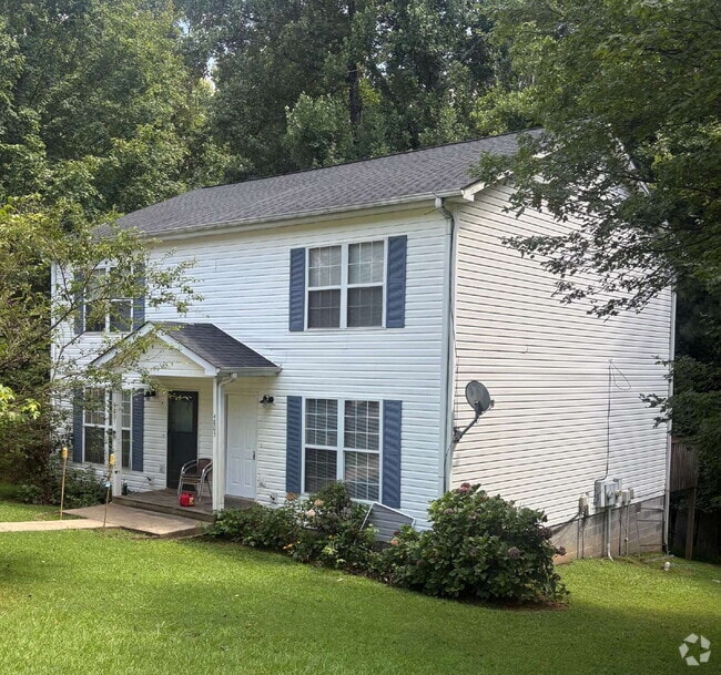 Building Photo - Spacious duplex available in Flowery Branch Rental