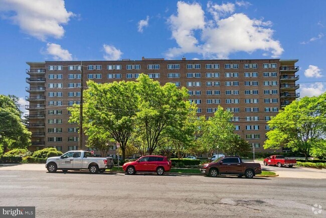 Building Photo - 1900 Lyttonsville Rd Unit 819 Rental