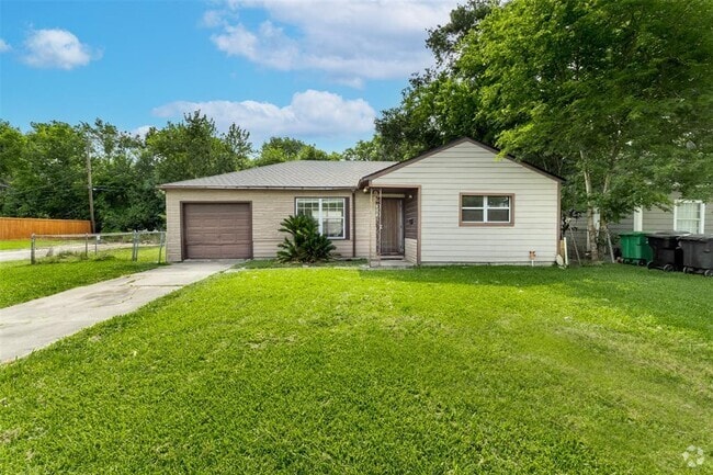 Building Photo - 10601 Murr Way Rental