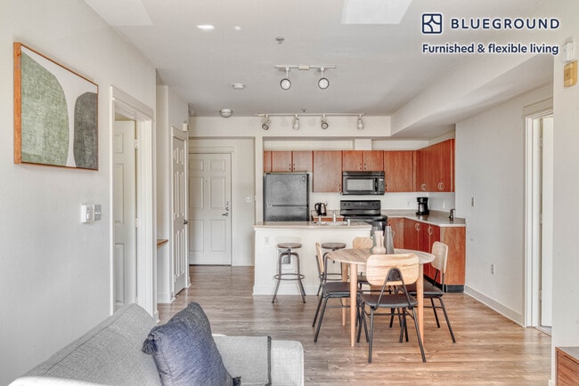 Photo - 11000 NE 10th St Unidad SI FL1-ID427