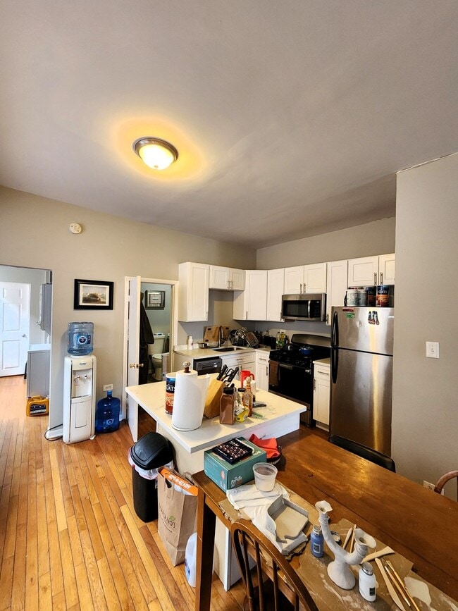 Photo - 973 W 19th St Unit 3