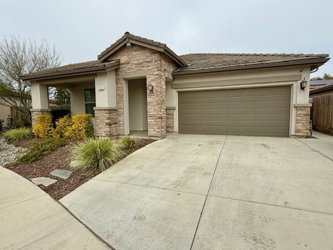 Photo - 3 Bedroom 2 Bathroom in NE Visalia!