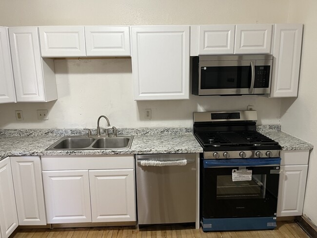 Photo - 1757 Wood St