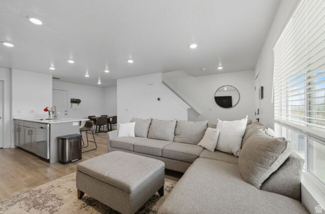 Photo - 3728 Orinda Dr