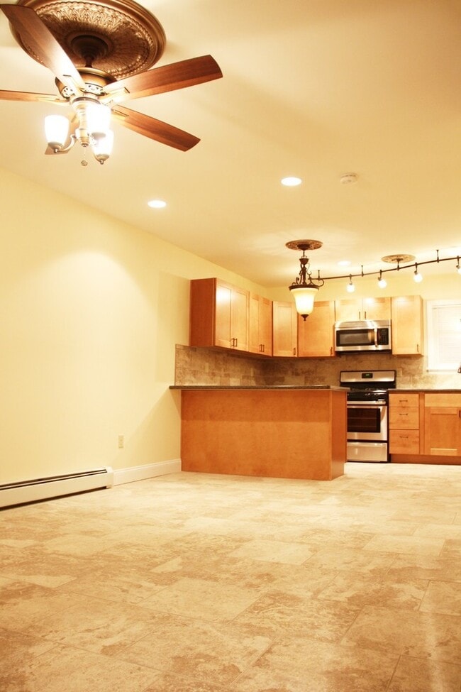 Photo - 48 N Champlain St Unit APT 2