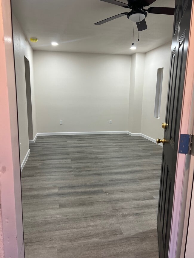 Living Area - 1511 S Ong St Unit 1