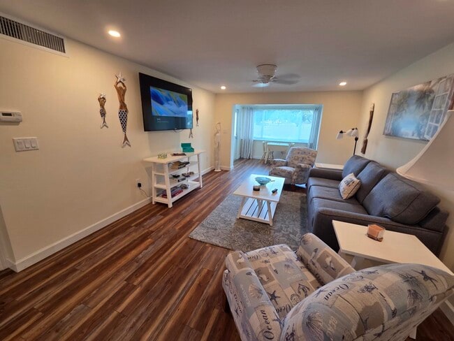 Photo - 5111 SE Miles Grant Rd Unit 104