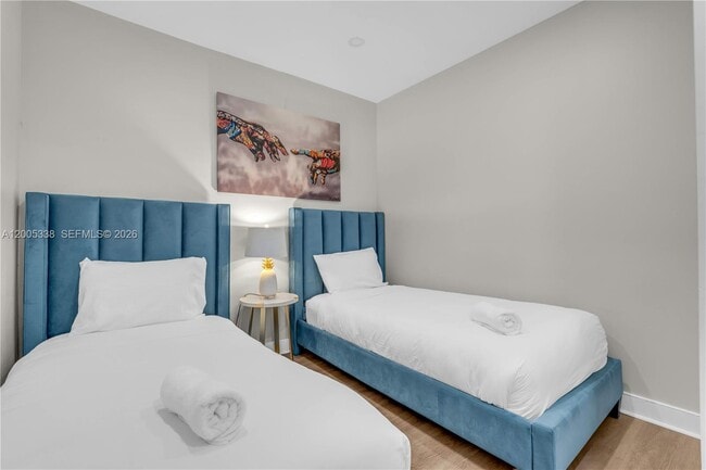 10006 E Bay Harbor Dr Unit 16