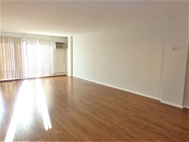 Photo - 131 Coolidge Ave Unit 123