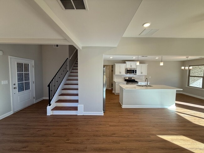 Photo - 1836 Bloomington Cir