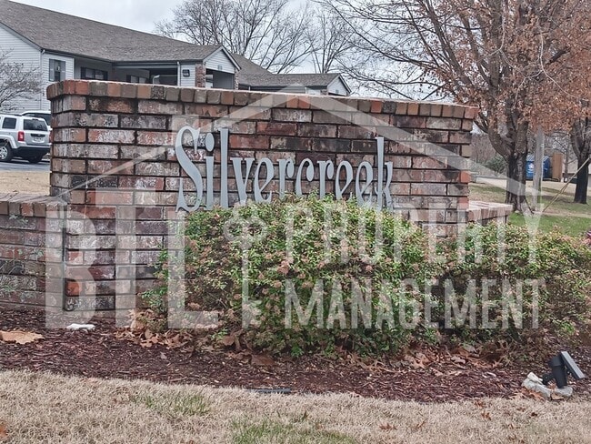 Photo - Beautiful 3 Bedroom Condo with a Lake View!