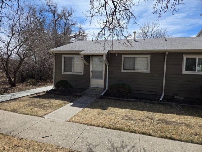 Building Photo - Ranch Style Townhome in convenient location