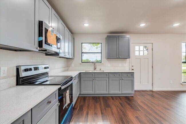 Photo - 112 Gazley St
