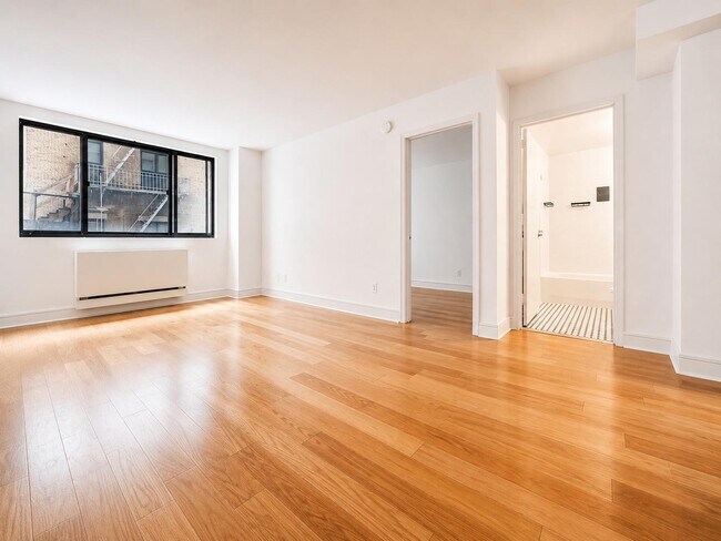 Photo - 323 W 96th St Unidad 0201