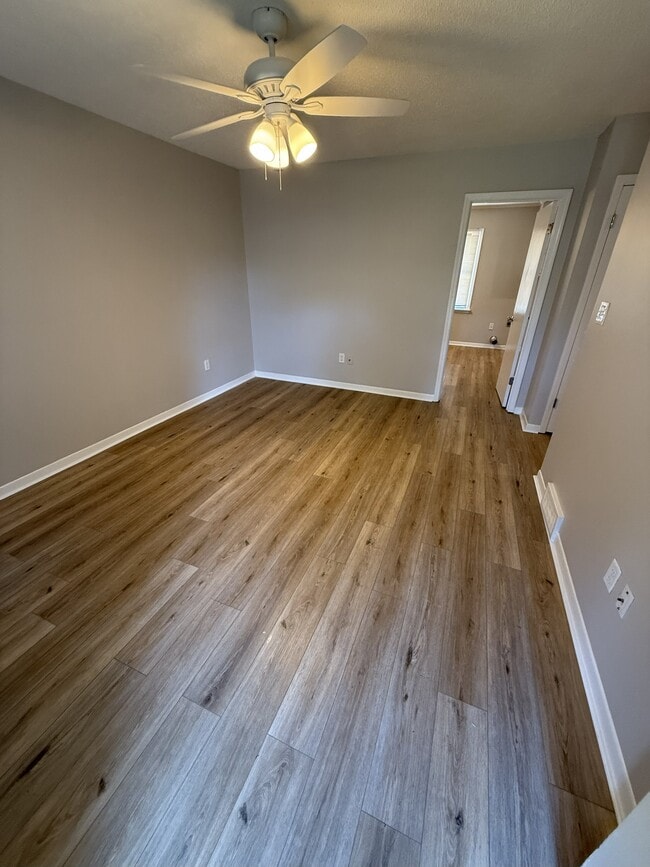 Photo - 8230 Elmbrook Dr