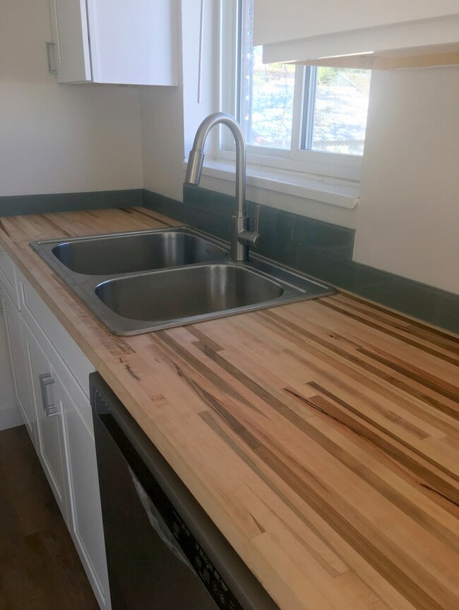 Photo - 545 Stringham Ave