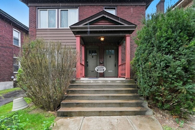Building Photo - 6656-6656 Woodwell St Unit 6656