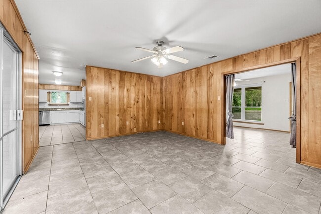 Photo - 5574 Houston Dr