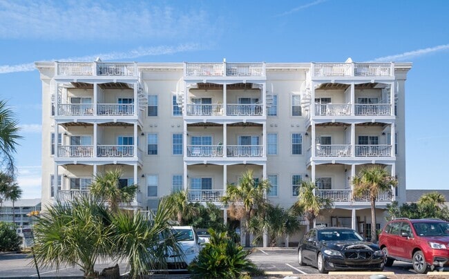 Building Photo - FURNISHED OFF-SEASON OCEAN VIEW BALCONY FO... Unit 106 Rental