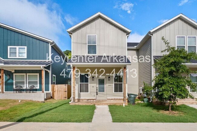 Building Photo - Duncan St Duplex Unit 1