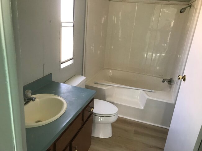 Photo - 109 Rainbow Dr