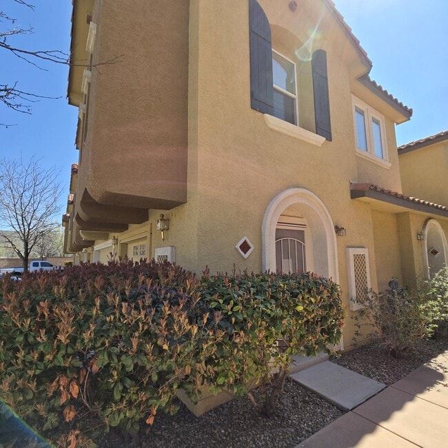 Building Photo - 601 Menaul Blvd NE Unit 4406