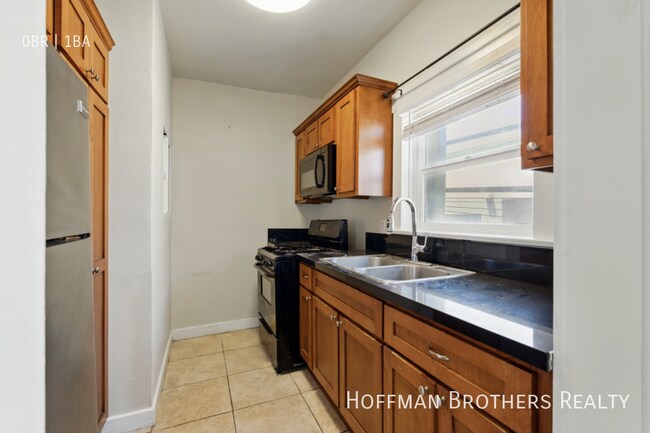 Photo - 323 W 4th St Unidad 203