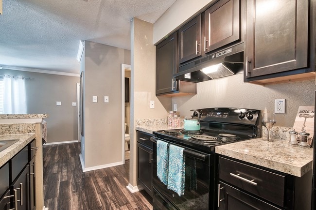 2x2 902 sq ft