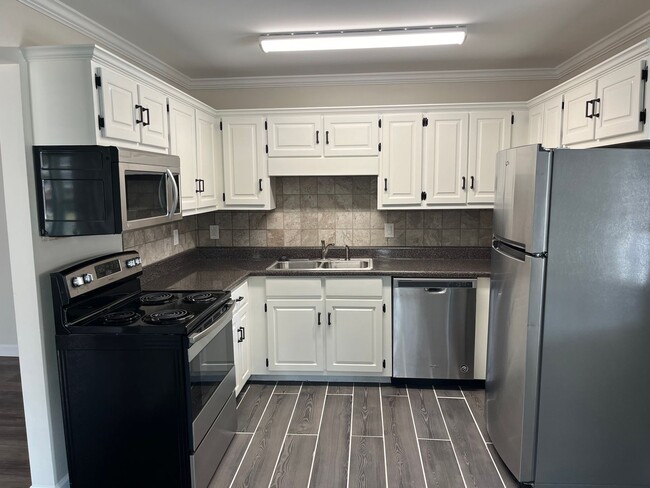 6 Oakcrest Trail NE Unit A
