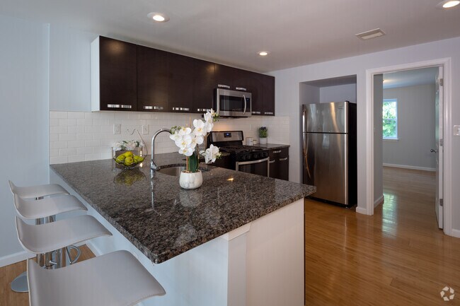 2BR, 1BA - 800SF Kitchen
