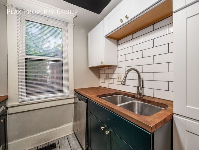 Photo - 1502 Summit St