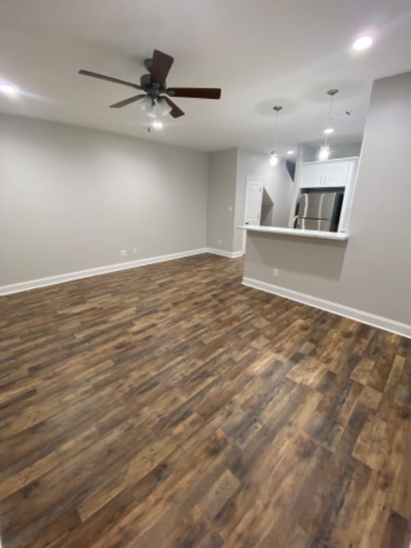 Photo - 102 Glade Blvd