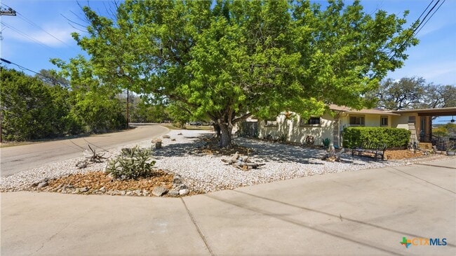 Photo - 1268 Lakeside Dr W