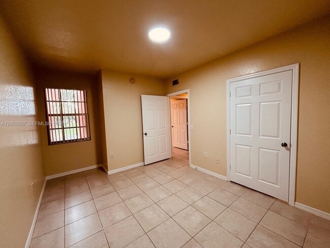 Photo - 2403 Belmont Ln Unit 2403