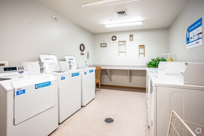 SUGAR CREEK APARTMENTS